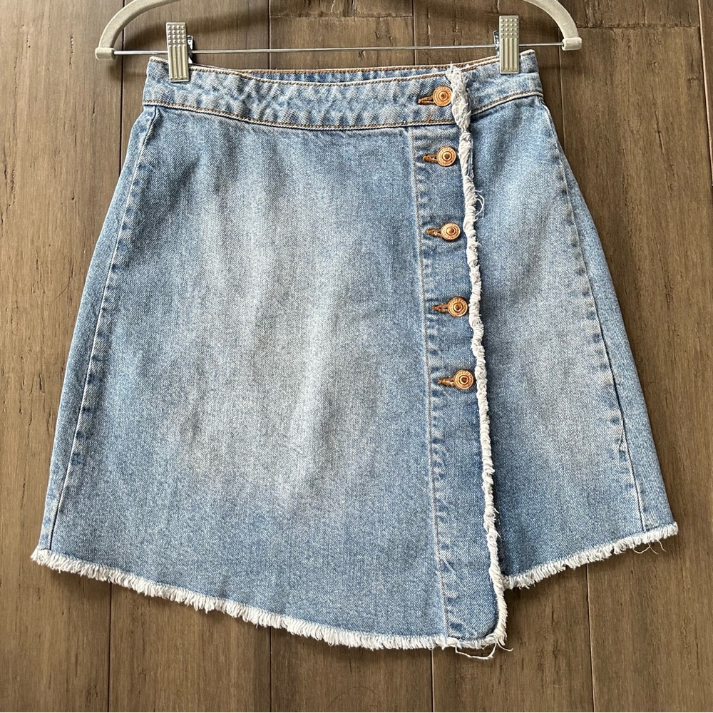 Zara Women’s Asymmetrical Mini Denim Jean Button Front Skirt Size XS Extra Small - Picture 2 of 7